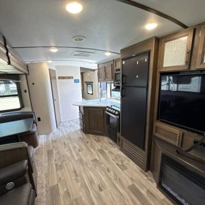 Alternative view of Used 2021 Keystone Cougar 29BHS
