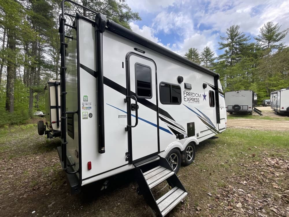 Used 2023 Coachmen Freedom Express Ultra Lite 192RBS - Image 4