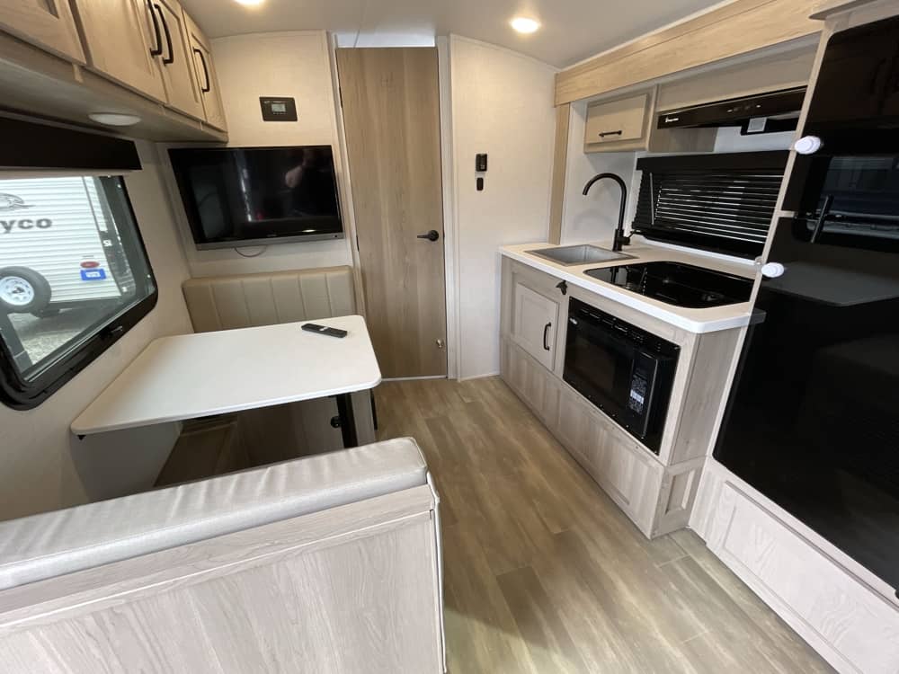 Used 2024 Forest River Rockwood Geo-Pro 19FDS - Image 3