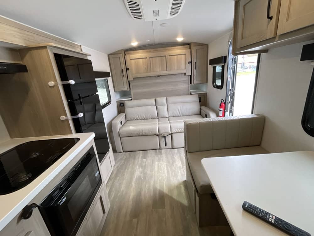 Used 2024 Forest River Rockwood Geo-Pro 19FDS - Image 2